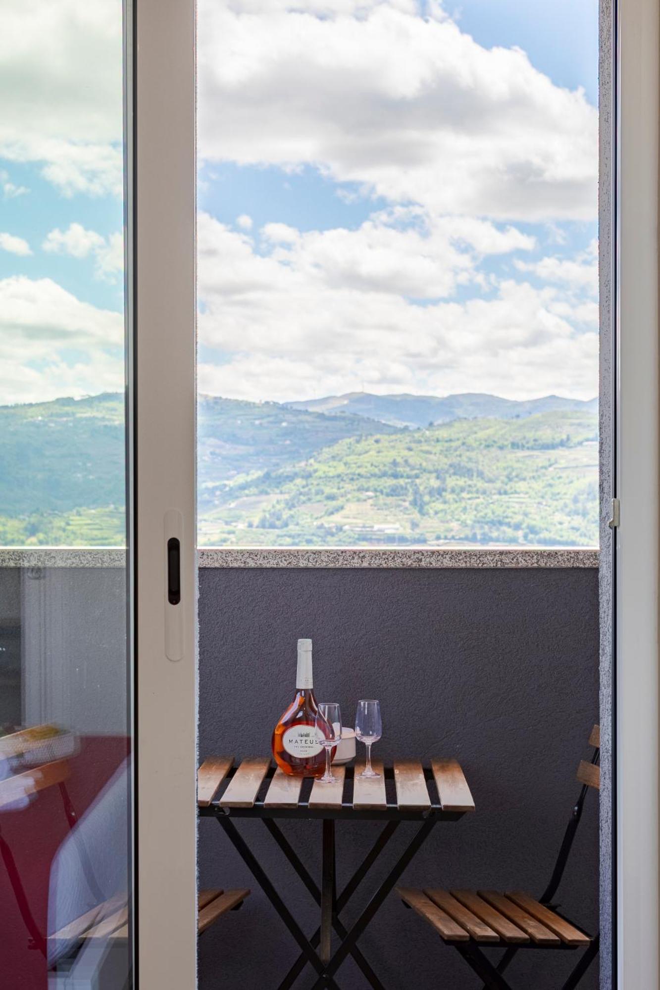 Spacious Villa Pool & Douro View By Host Wise Santa Marinha do Zêzere エクステリア 写真