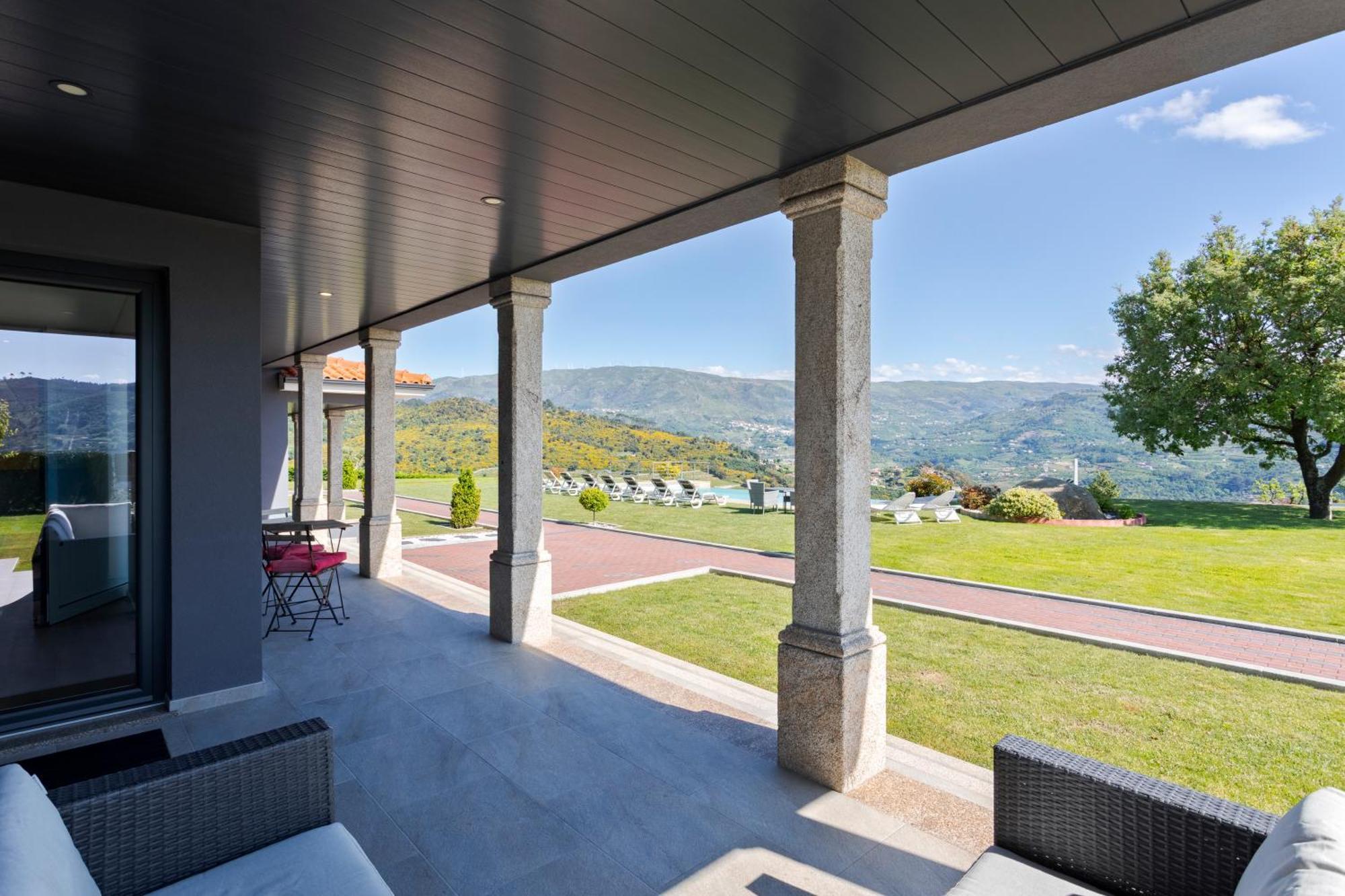 Spacious Villa Pool & Douro View By Host Wise Santa Marinha do Zêzere エクステリア 写真