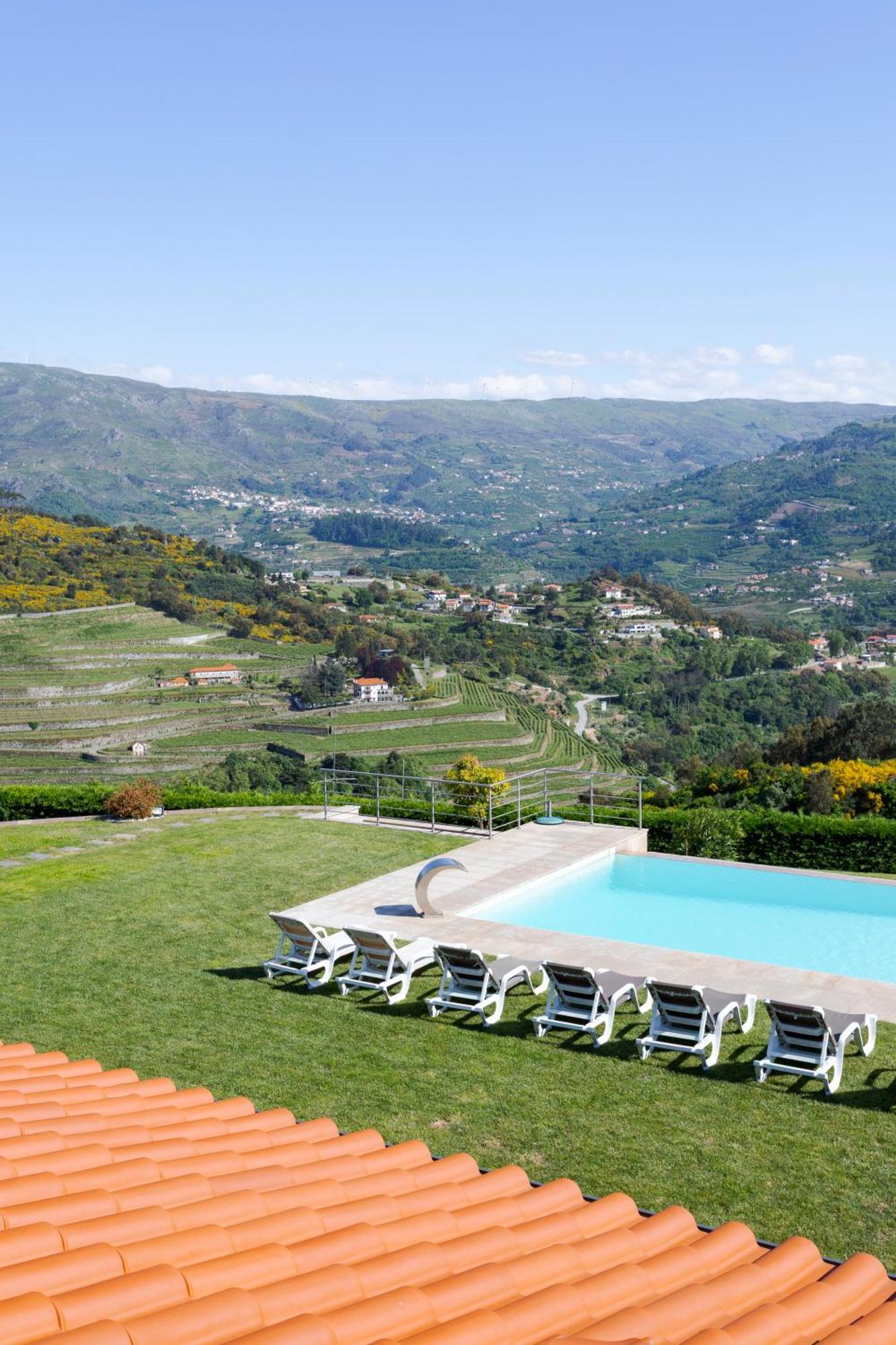 Spacious Villa Pool & Douro View By Host Wise Santa Marinha do Zêzere エクステリア 写真