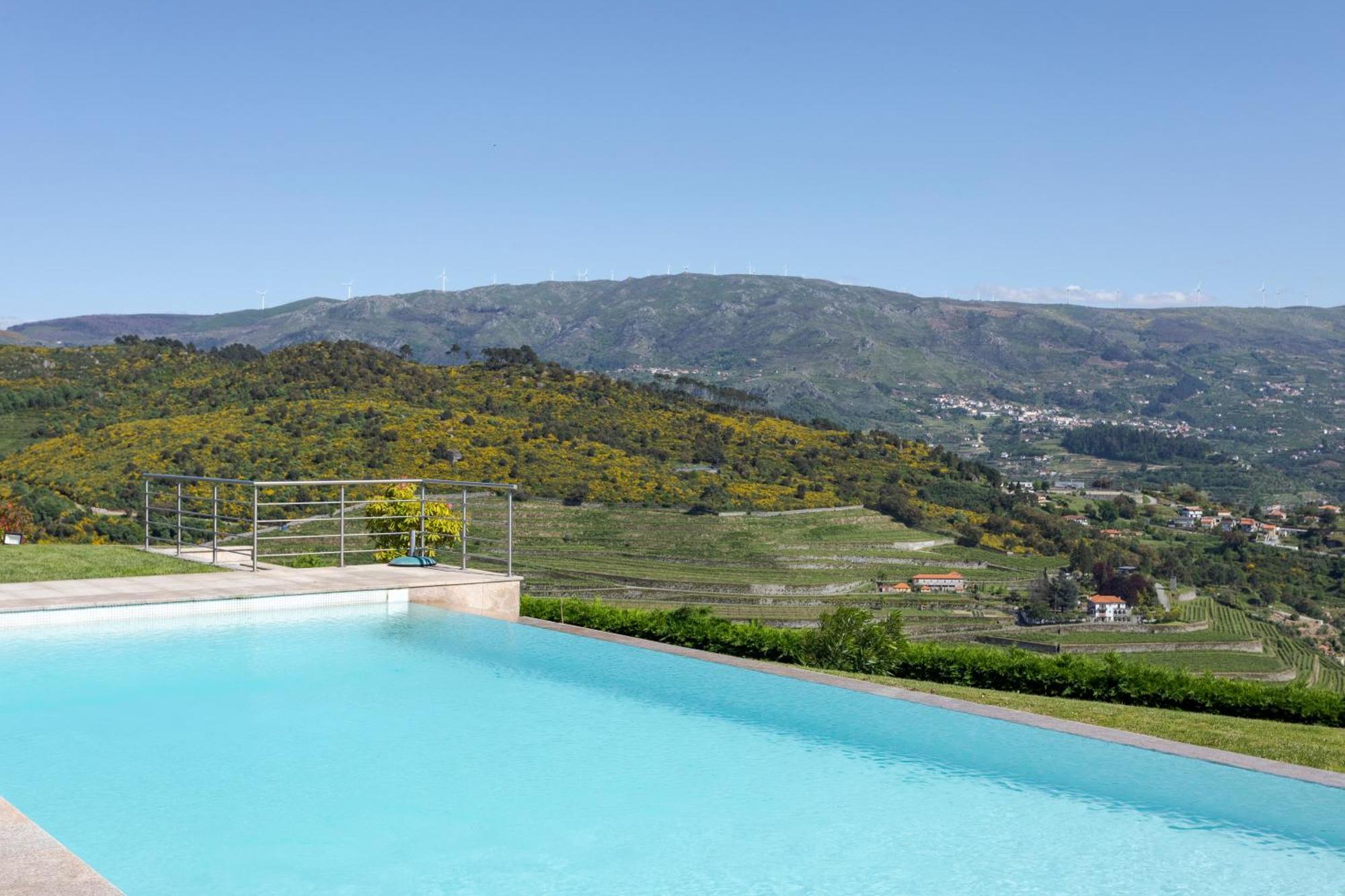 Spacious Villa Pool & Douro View By Host Wise Santa Marinha do Zêzere エクステリア 写真