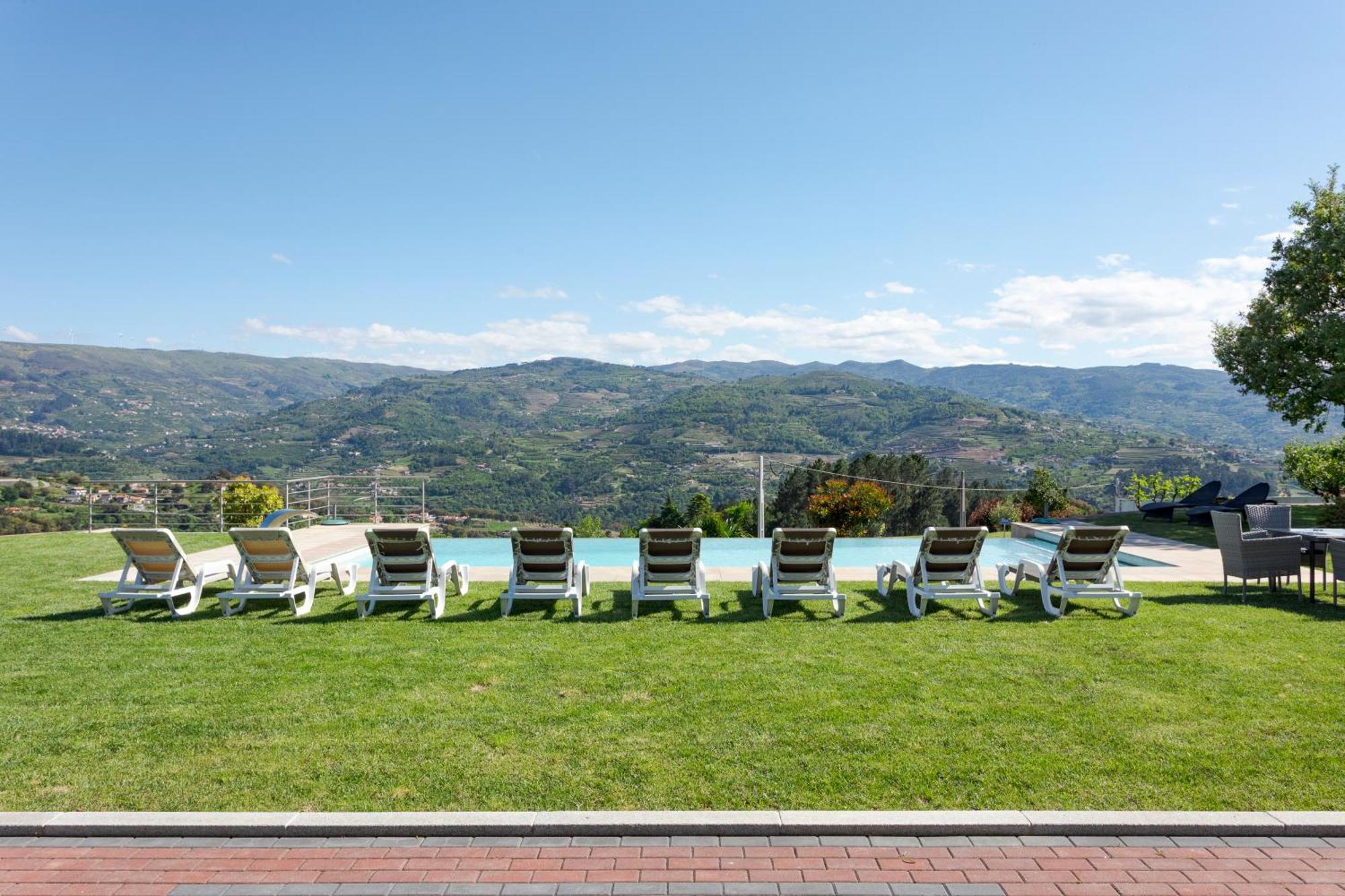 Spacious Villa Pool & Douro View By Host Wise Santa Marinha do Zêzere エクステリア 写真