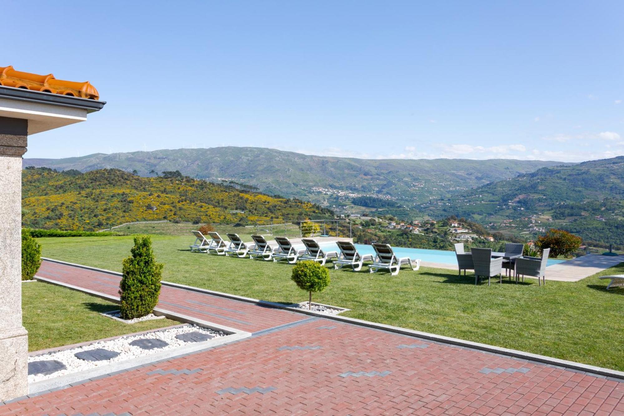 Spacious Villa Pool & Douro View By Host Wise Santa Marinha do Zêzere エクステリア 写真